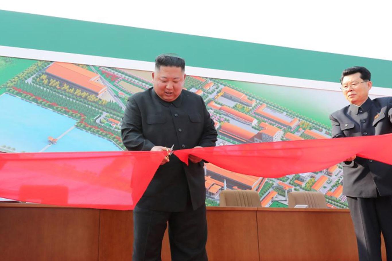 Kuzey Kore Lideri Kim Jong-un ortaya çıktı Kuzey Kore Lideri Kim Jong-un ortaya çıktı